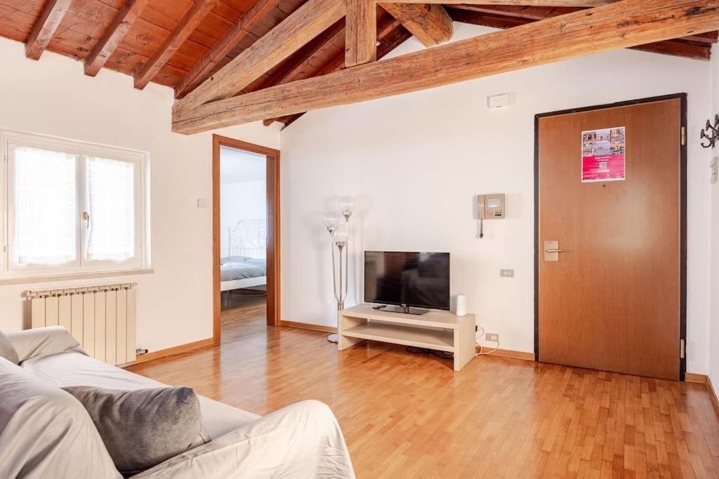 Luxury Attico - 5 Min Piazza Delle Erbe Verona