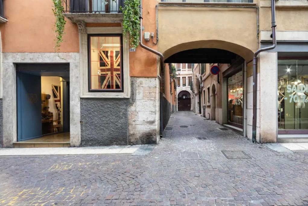 Luxury Attico - 5 Min Piazza Delle Erbe * Verona