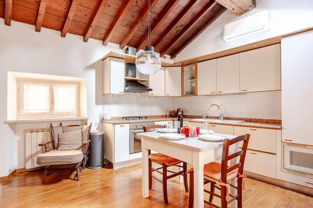 Luxury Attico - 5 Min Piazza Delle Erbe * Verona